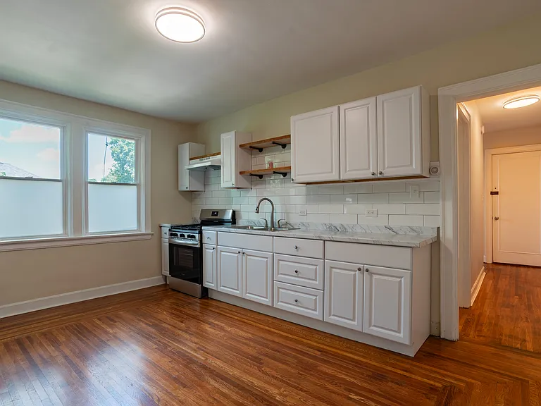 2956 Harrison Ave #3 — Photo 2