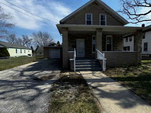 827 State St, Lemont, IL 60439