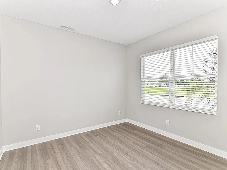1936 Rowena Ln — Photo 10