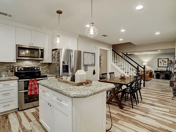 3rd image of 2035 Willow Point Dr