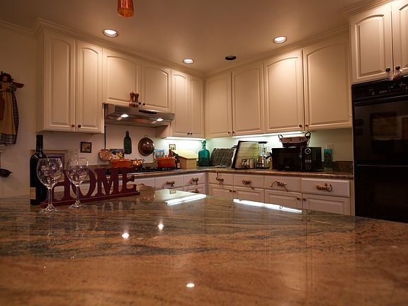 3rd image of 28 Truman Dr