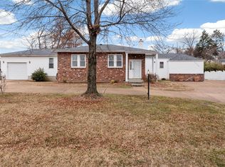 10729 Tesshire Dr, Saint Louis, MO 63123