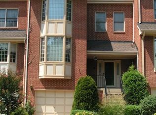 10235 Aspen Willow Dr, Fairfax, VA 22032