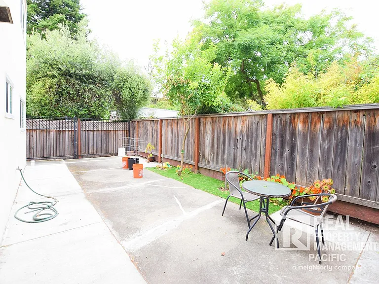 2131 Parker Street — Photo 13