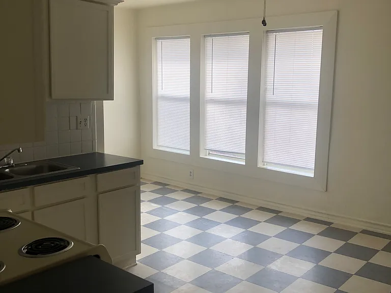 503 N 4th St #C — Photo 9