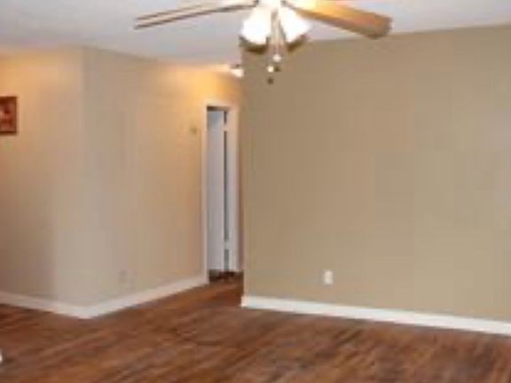 4th image of 909 Silber Rd APT 18