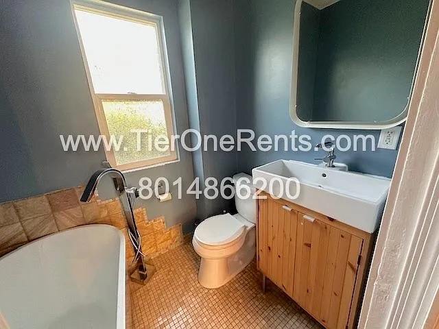 141 E Wentworth Ave — Photo 22