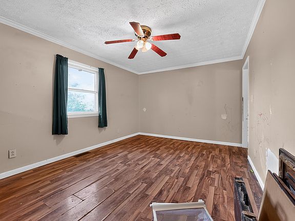 5th image of 147 Rosemont St