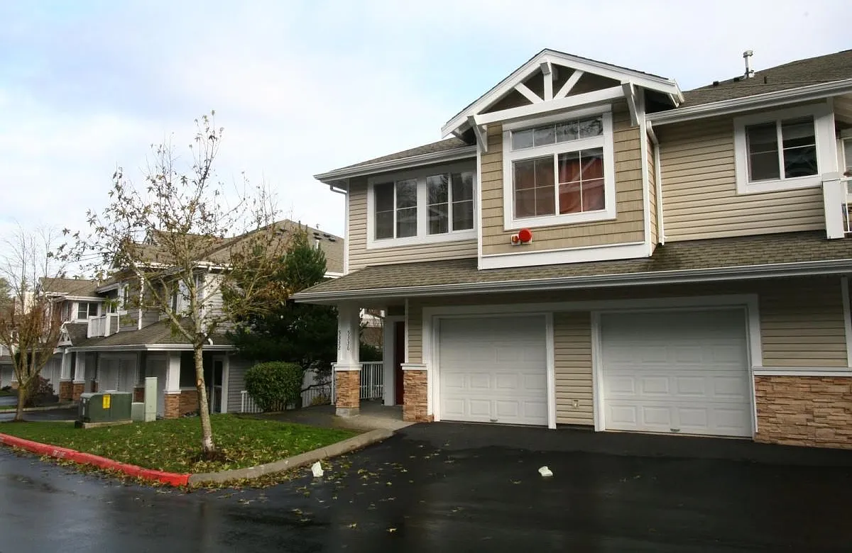 2 bed, 1169 sqft, $2,595 — Photo 1
