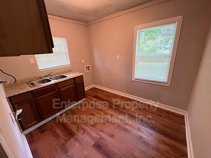 1 bed, 1.0 bath, 700 sqft, $650 — Photo 4