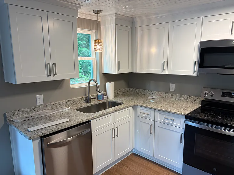 7788 Columbus Rd — Photo 2