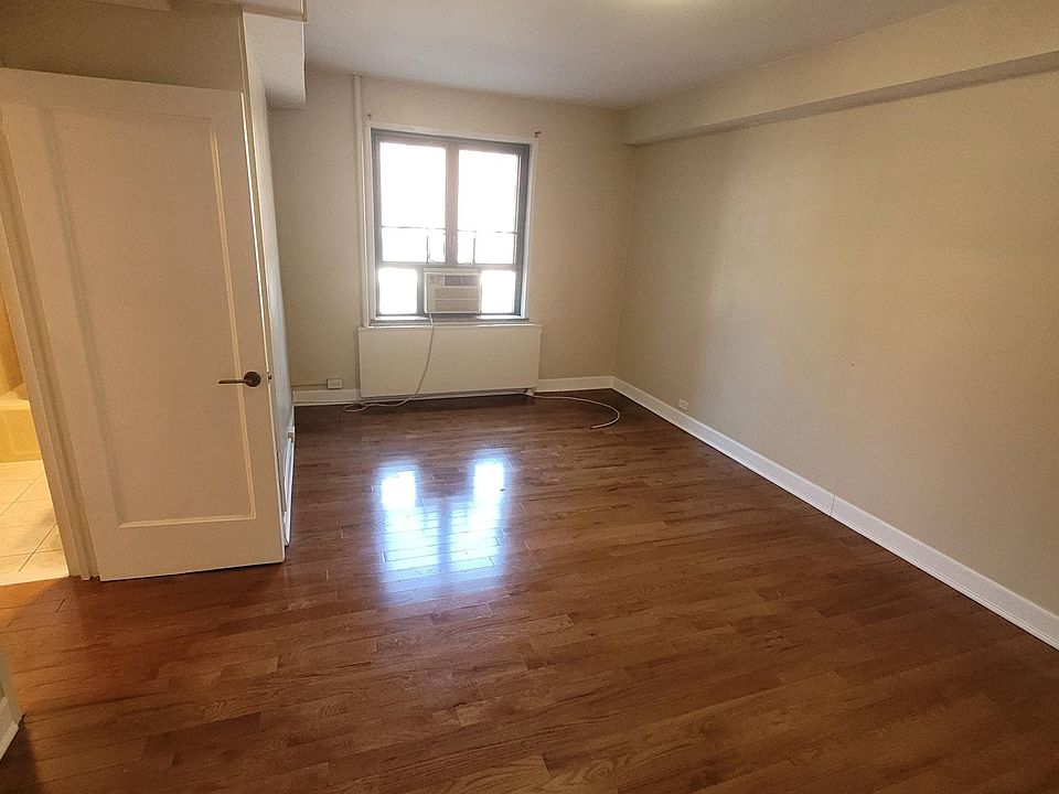 2nd image of 1530 Metropolitan Ave Floor 1