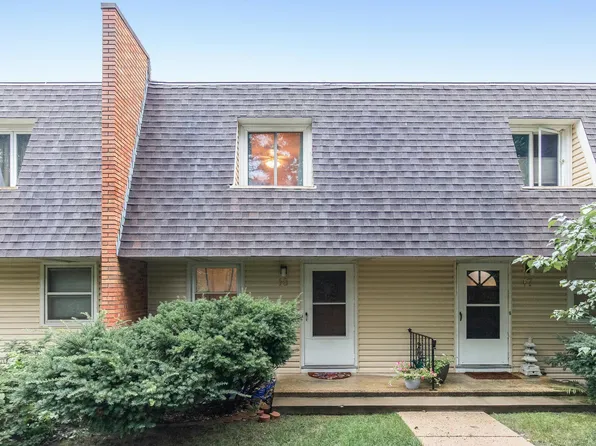 240 21st Ave S APT 18, South Saint Paul, MN 55075