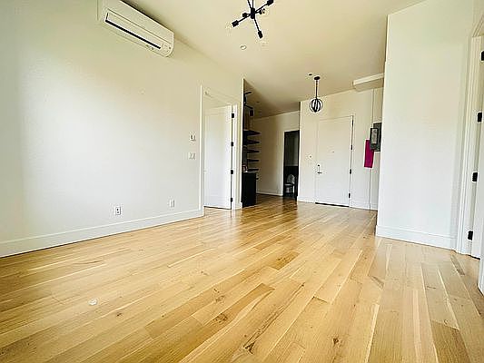 5th image of 400 E 2nd St APT 502