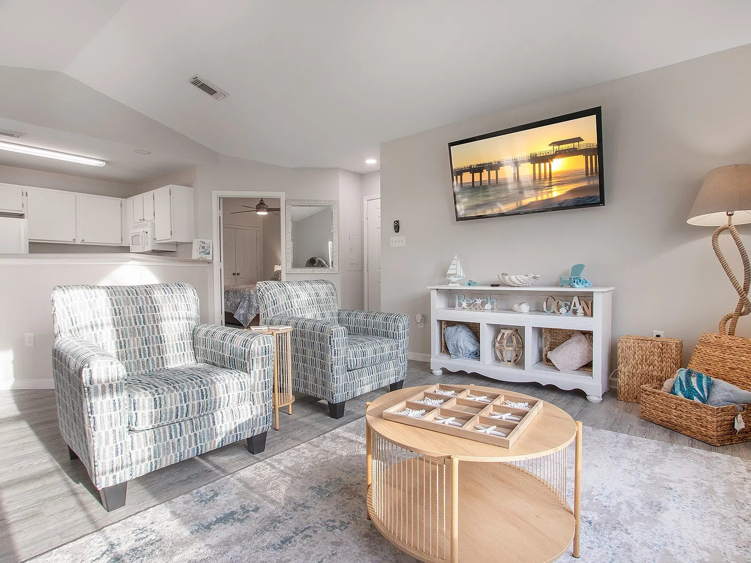2 bed, 1100 sqft, $2,000 — Photo 2