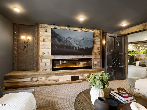 1825 Manzanita Cir, Reno, NV 89509