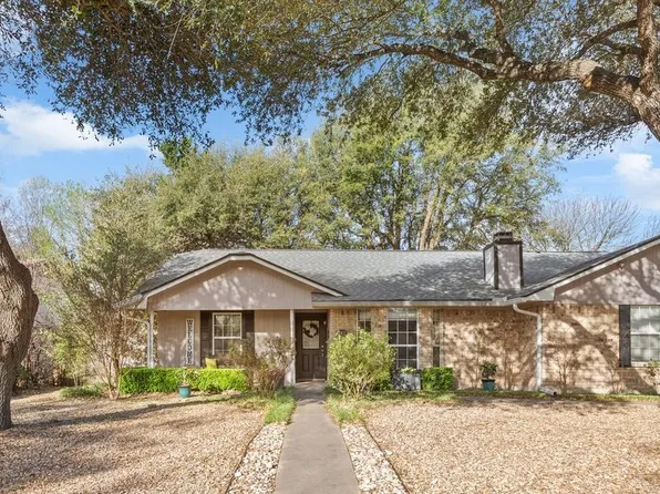 202 Thompson Cir, Lorena, TX 76655