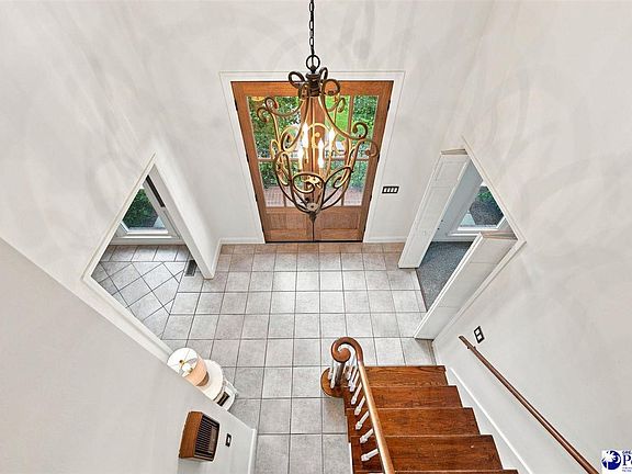5th image of 2688 Ascot Dr