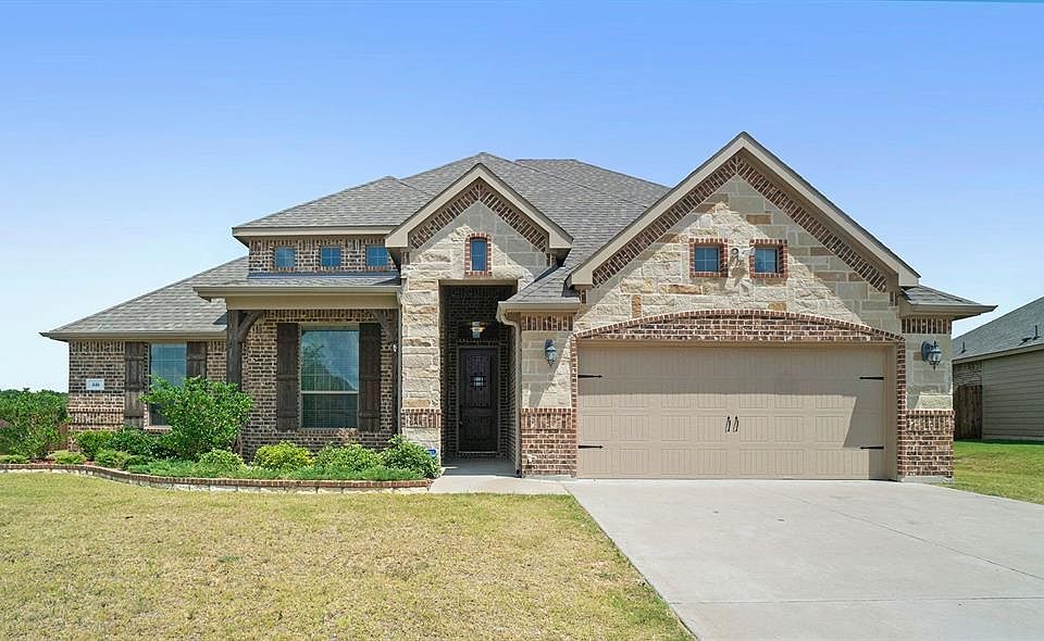 1st image of 446 Canterbury Dr