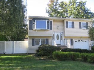 21 Ohio Ave, Middletown, NJ 07748