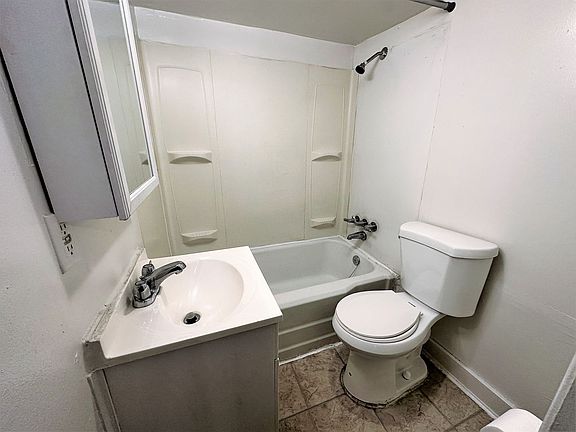 4th image of 224 S Fairmount St APT 1