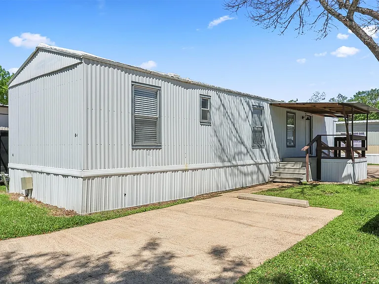 2222 N Austin Ave #44 — Photo 4