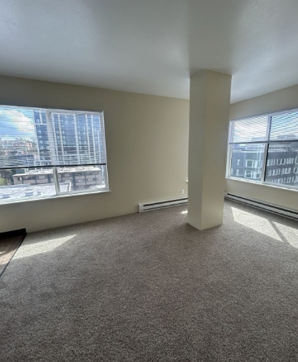 1st image of 4130 11th Ave NE #7009