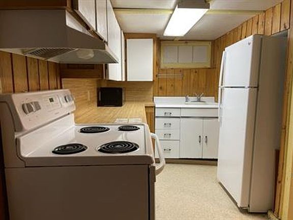 4th image of 248 N Asbury St APT 3