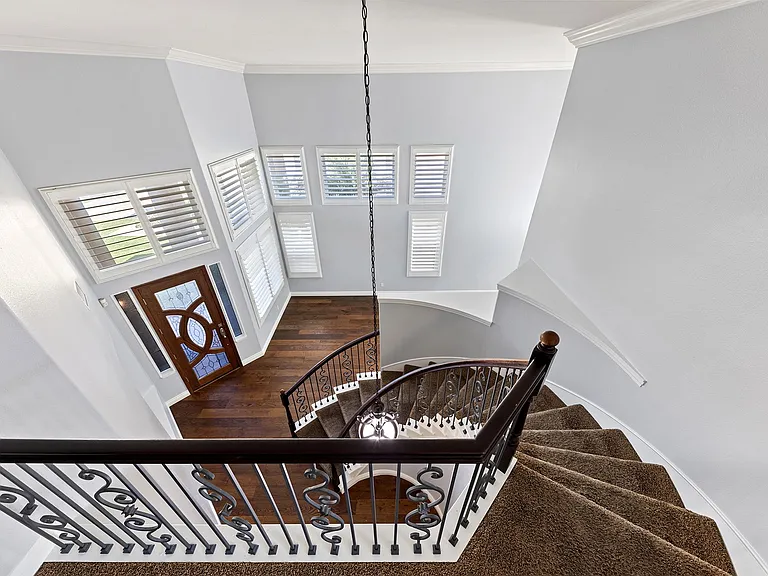 5953 Park Crest Dr — Photo 12