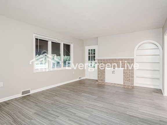 3rd image of 408 Tremont Ave