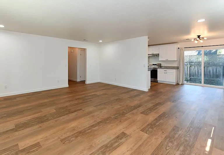166 Almond Ave #168 — Photo 3