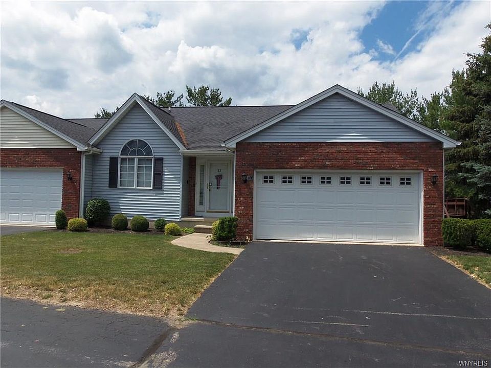 2nd image of 83 Hillcrest Hts