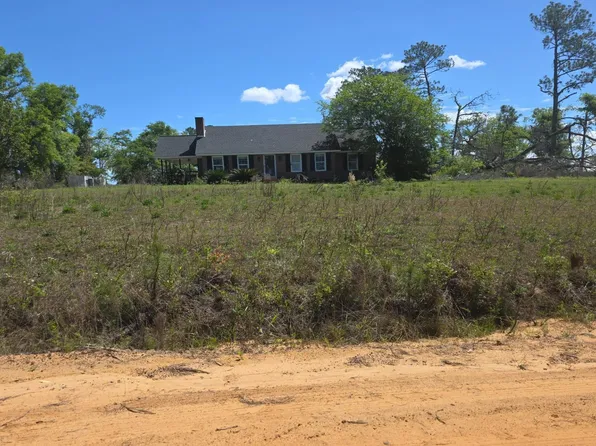 1859 Sikes Rd, Douglas, GA 31533
