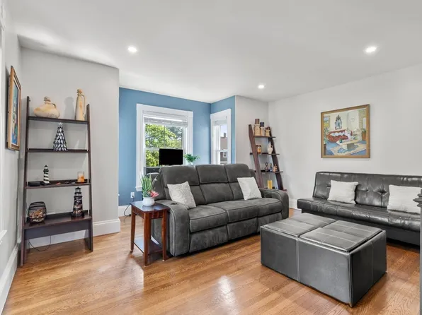 103 Belgrade Ave Floor 2, Boston, MA 02131