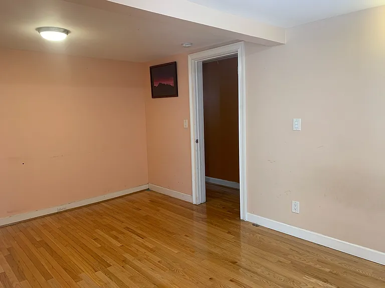 73 Soundview Ave #2 — Photo 3
