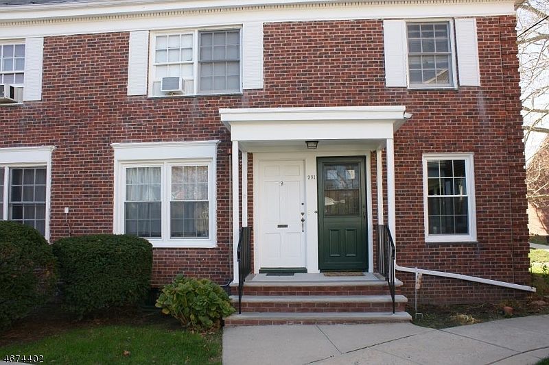 1st image of 291-B ELMWOOD AVE #291-