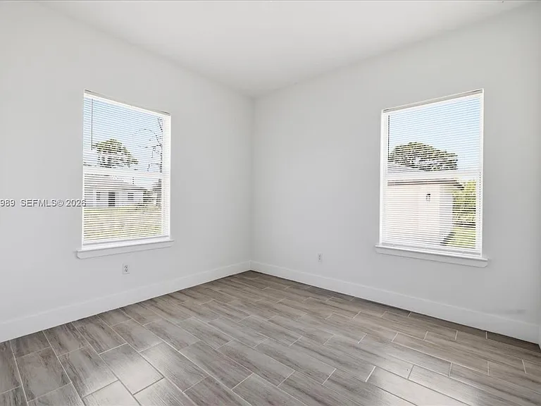 195 W Port Charlotte #B — Photo 25