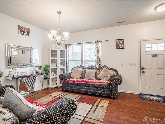4th image of 512 Reading Rd