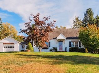 5 Red Oaks Mill Rd, Poughkeepsie, NY 12603