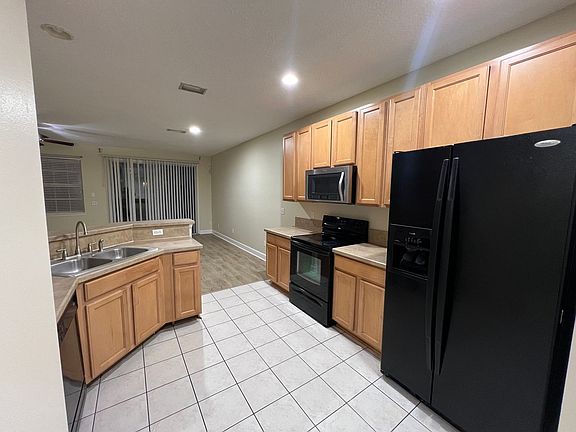 5th image of 3685 Creswick Cir #G