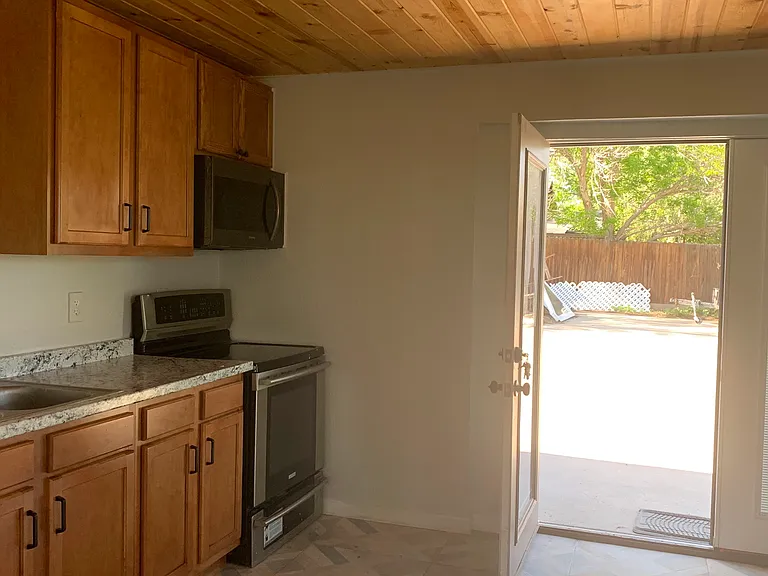 15895 S Golden Rd #B — Photo 5