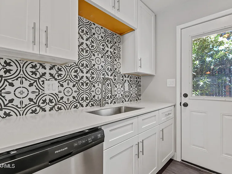 35 W Medlock Dr #9A — Photo 6