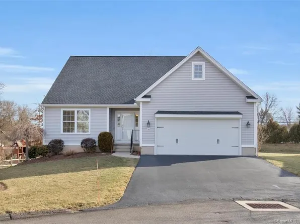 7 Bradley Street #20, Plainville, CT 06062