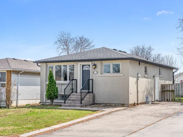 35 Folkestone Ave, Hamilton, ON L8V 4M9