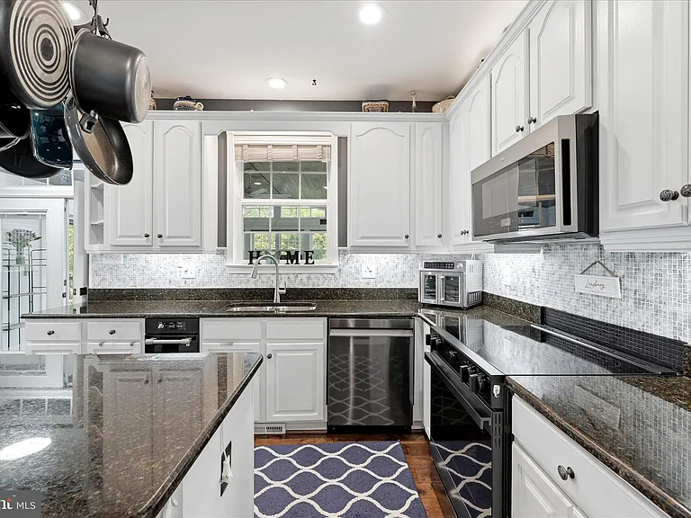 704 Seaton Ct SE — Photo 19