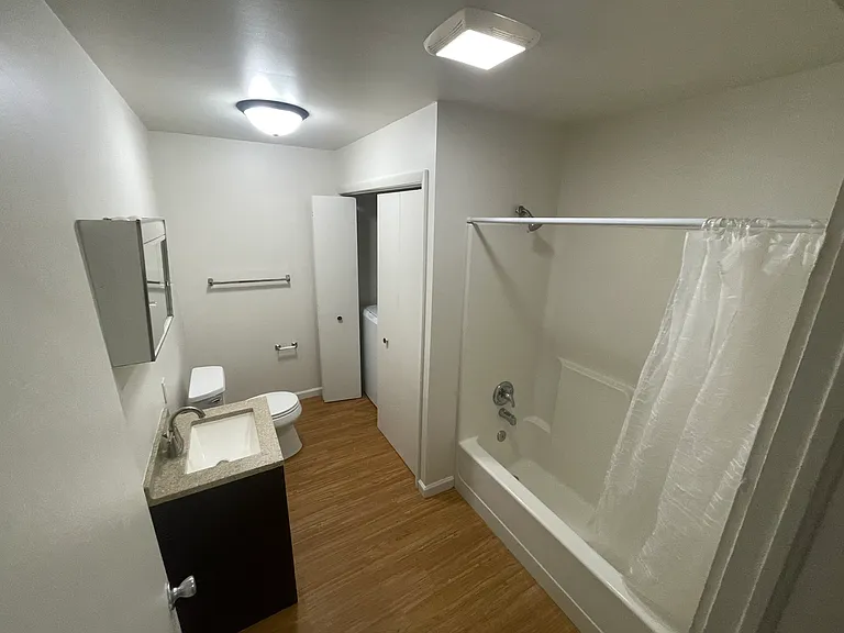 1606 Grove St #A — Photo 10