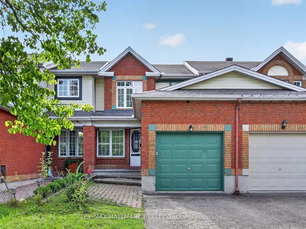 44 Drumso St, Ottawa, ON K1T 3X9