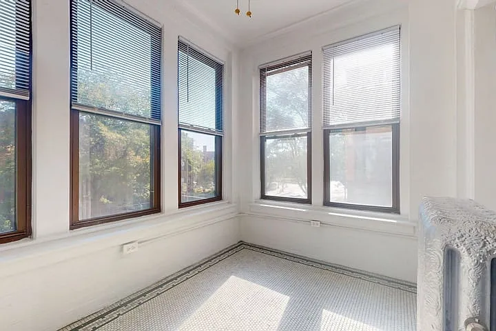 918 E. Hyde Park Boulevard — Photo 12
