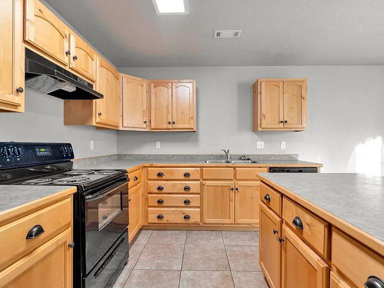2939 W Scottswood Pl — Photo 9