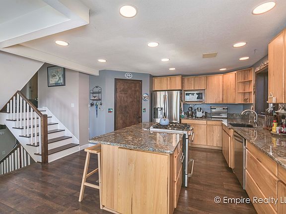 4th image of 100 Eagle Ridge Rd
